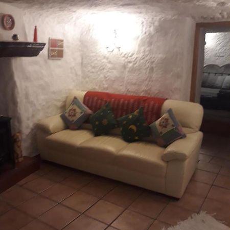 The Welcome Cave Freila Buitenkant foto